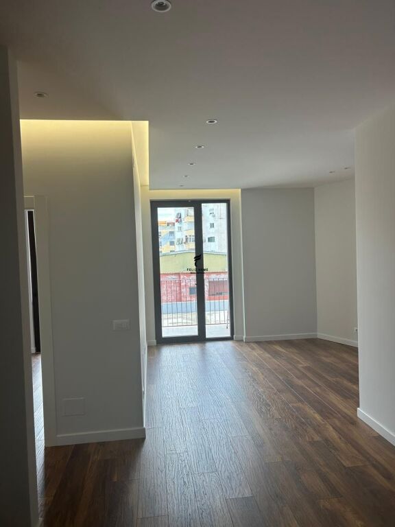 UFFICIO IN AFFITTO 116M2 KOMUNA E PARISIT 1.700 EURO FH-80755