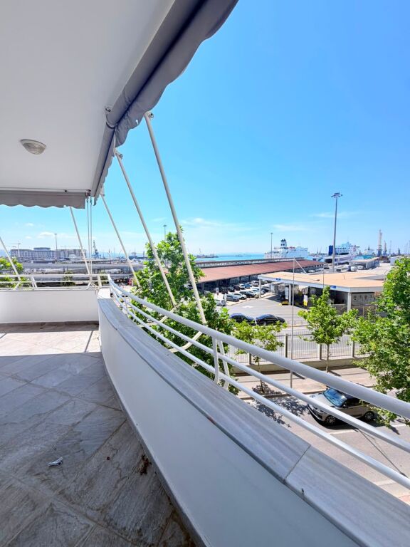 SHITET APARTAMENT 3+1+2 RRUGA E RE E PORTIT, DURRES