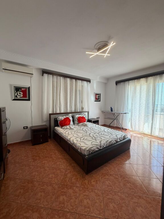 Jepet me qera apartament 2+1