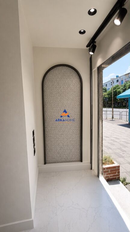 ATTIVITÀ COMMERCIALE IN VENDITA 54M2 " MUHAMET GJOLLESHA" 15000 EURO
