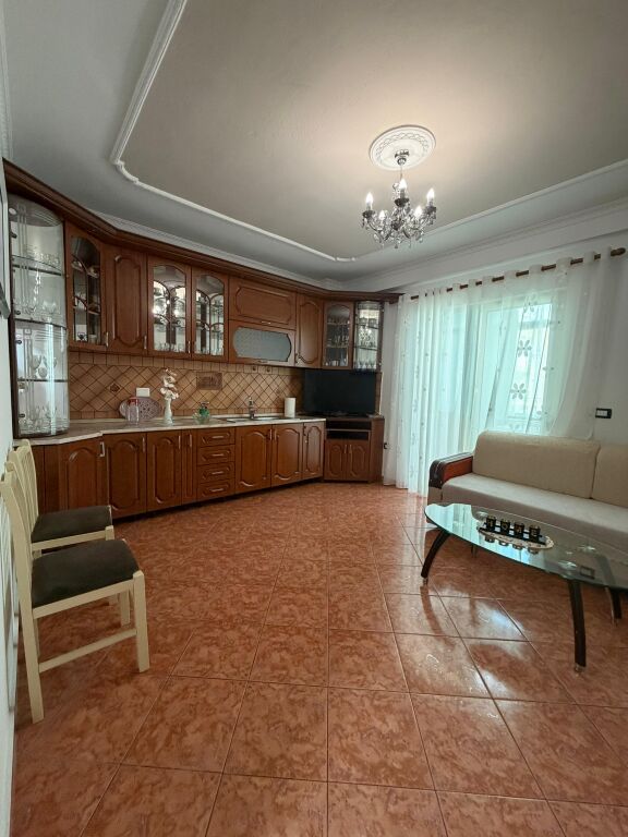 Jepet me qera apartament 2+1
