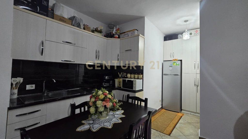 Appartamento 1+1 in Vendita – Scoglio di Kavaja, vicino al Colosseo !!