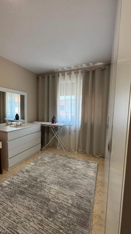 Jepet me Qera Apartament 2+1 tek 21 Dhjetori