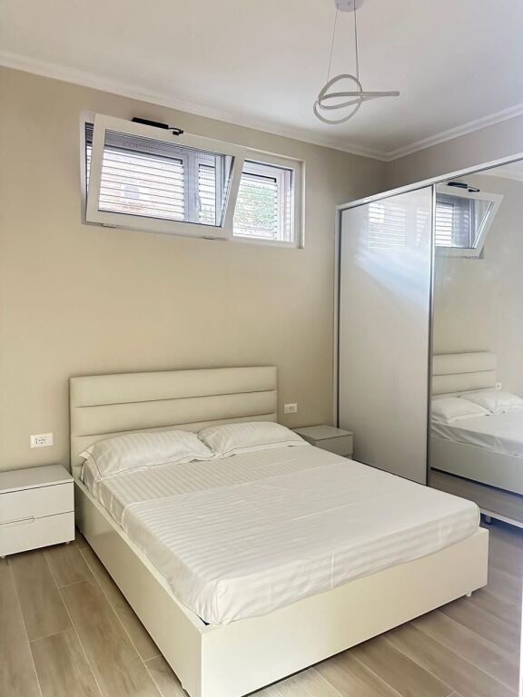Jepet me qera apartament 1+1 Oxhaku