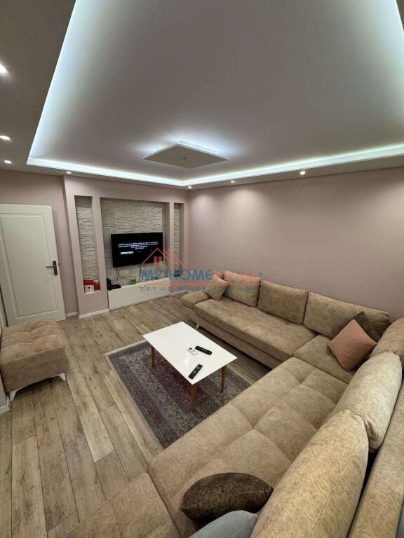Apartament 1+1 me Qera tek 21 Dhjetori ne Tirane