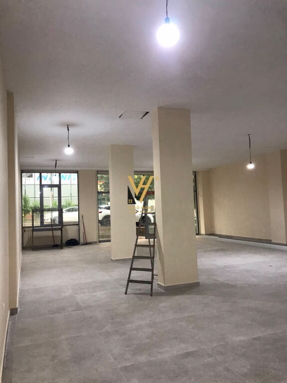BUSINESS PREMISES FOR SALE 157 M2 IN FRESK 300,000 EURO