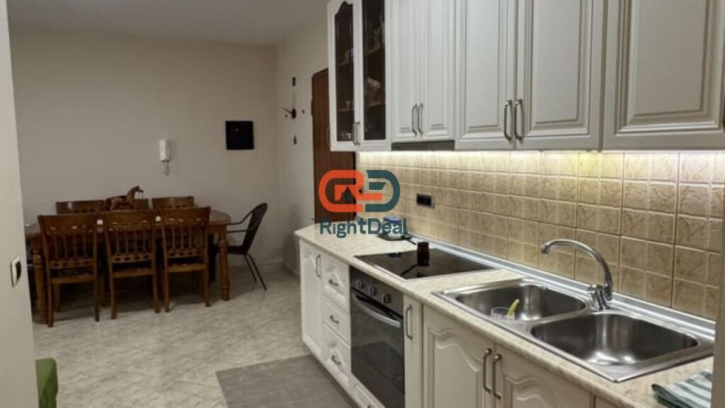 Tek Kryqezimi I 21 Dhjetorit, Mbrapa Bar Oslo, Jepet Me Qira Apartament 2+1, Me Lokacion Ideal!!!