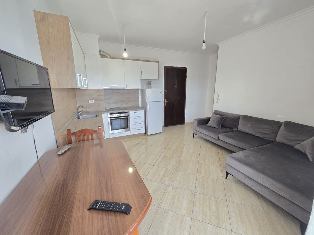 1+1/Qera📍Astir,Eja studio 📌45 000 lek