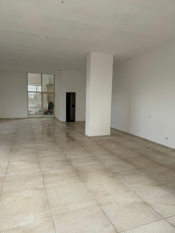 Locale commerciale 1+1 in affitto a Plazh Hekurudha, Durrës!