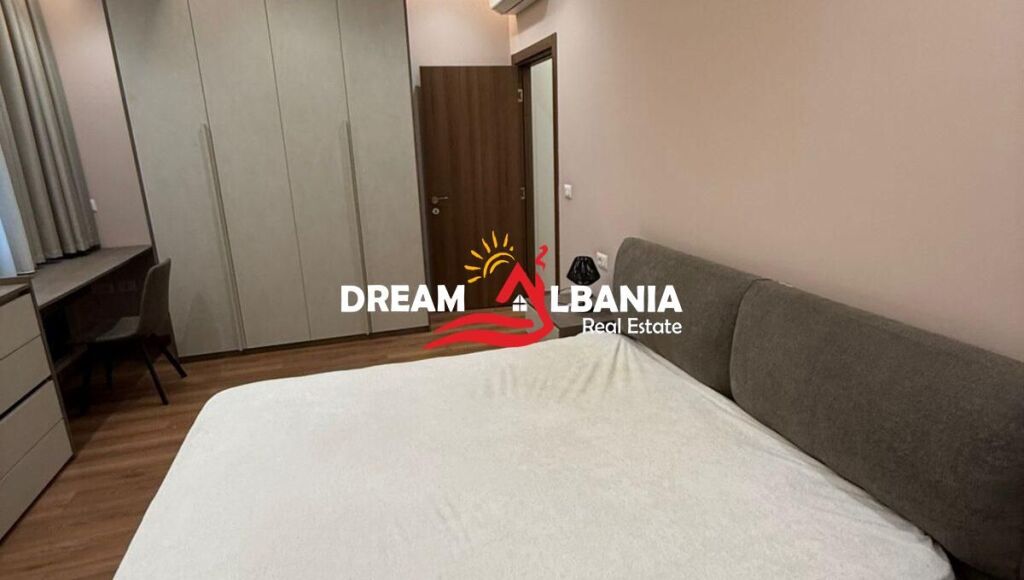 Jepet Apartament 2+1+2 me qera Tek Kompleks Arlis, Farmacia 10 (42215598)