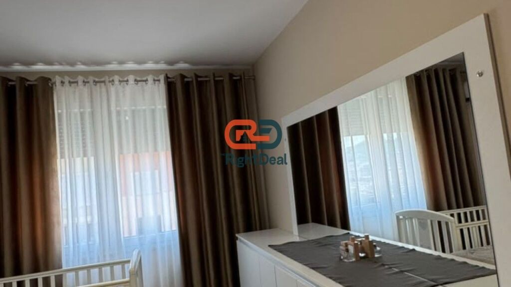 Tek Kryqezimi I 21 Dhjetorit, Mbrapa Bar Oslo, Jepet Me Qira Apartament 2+1, Me Lokacion Ideal!!!