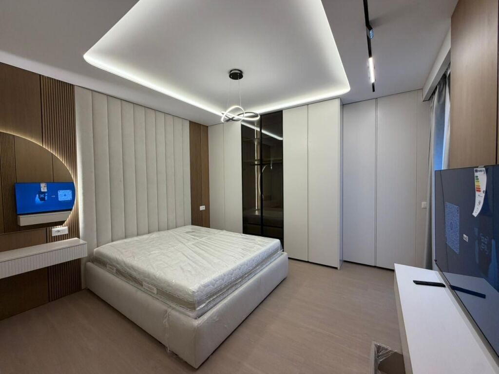 Apartment 2+1+Parking for rent at Jordan Misja Street.