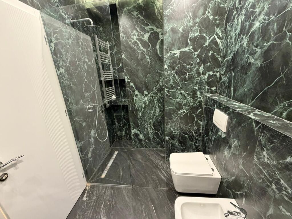 Apartment 2+1+Parking for rent at Jordan Misja Street.