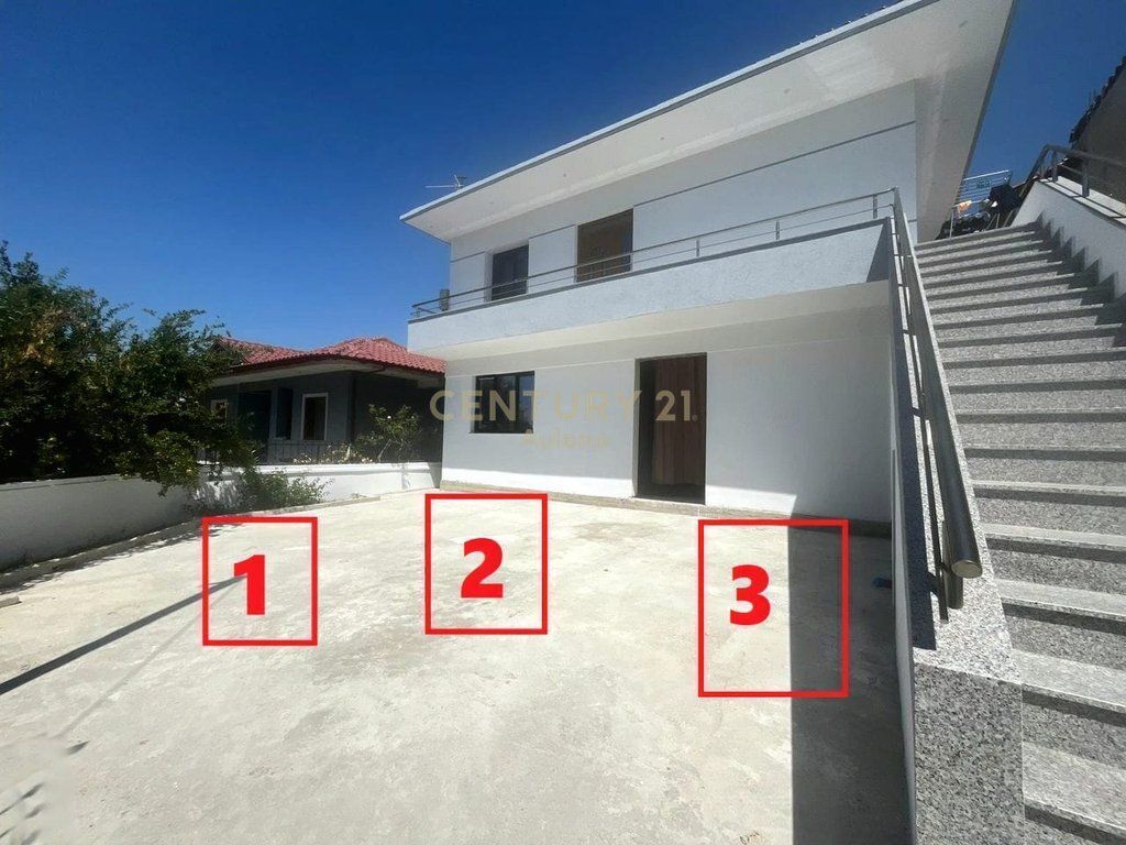 Three studios for rent in a private building near the former train station