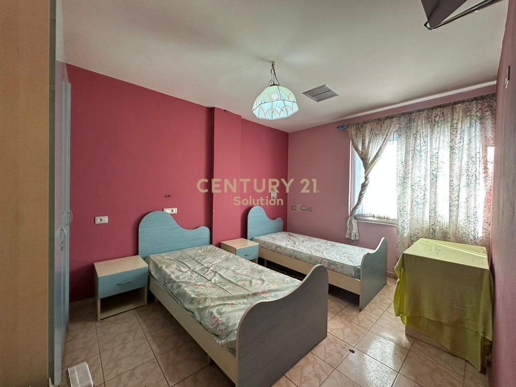 Duplex in vendita a Kodra e Diellit 1