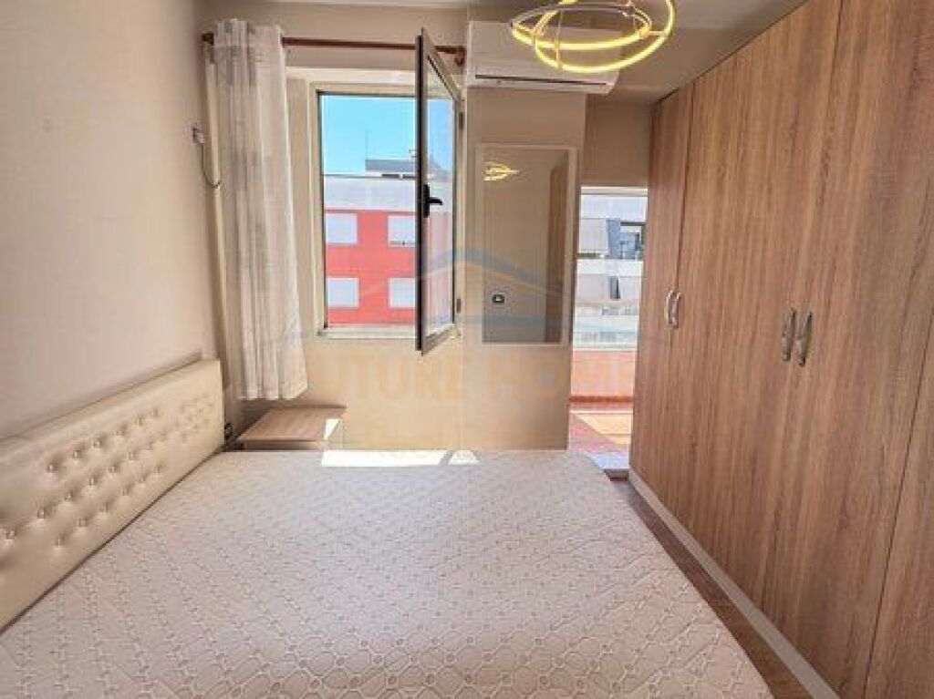 Shitet, Apartament 2+1, Unaza e Re, Tiranë