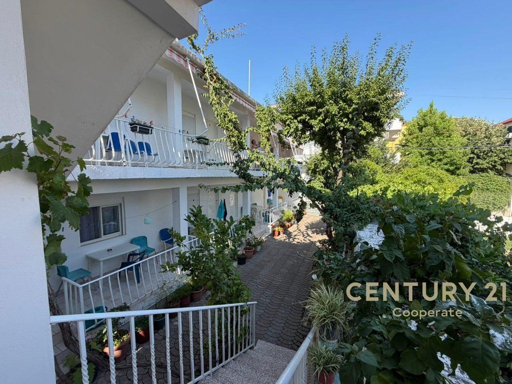 WE ARE SELLING A HOTEL WITH ACTIVE BUSINESS IN THE CENTER OF VELIPOJA.
