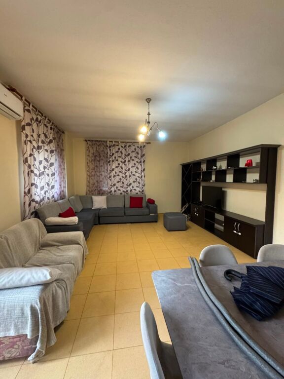 APARTAMENT 2+1 ME QIRA TE KRISTALI 45.000 leke
