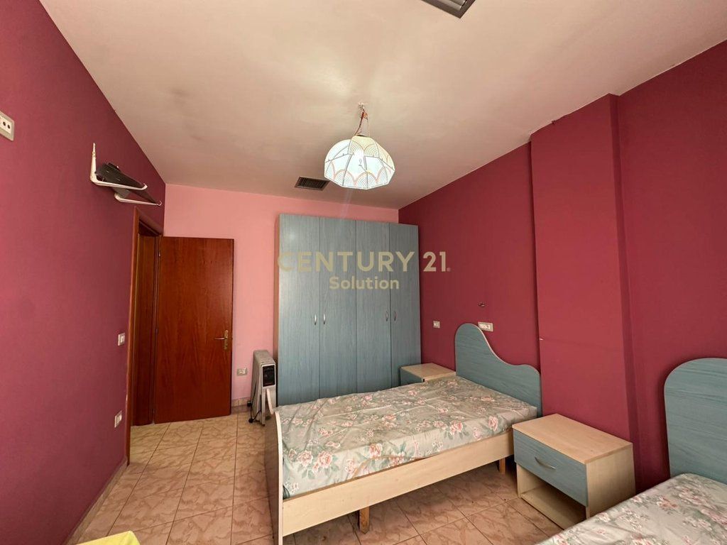 Duplex in vendita a Kodra e Diellit 1