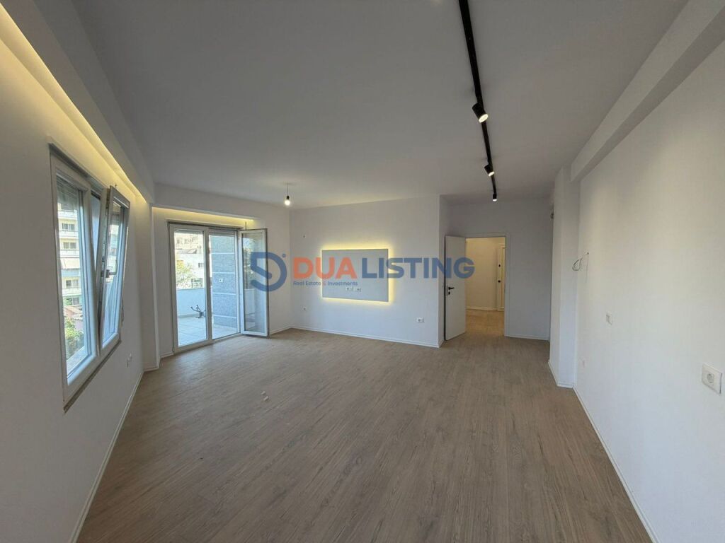 In vendita, appartamento 2+1+2 a Kodra e Priftit!