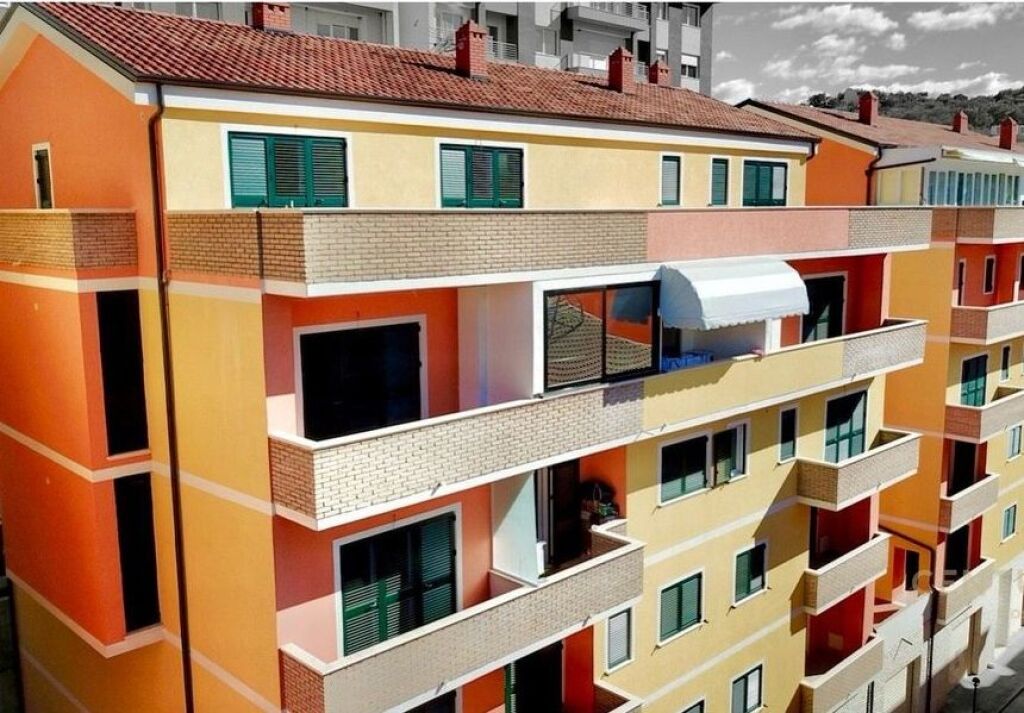 OCCASIONE, Duplex in Vendita al Complesso Veneto, Lago Secco