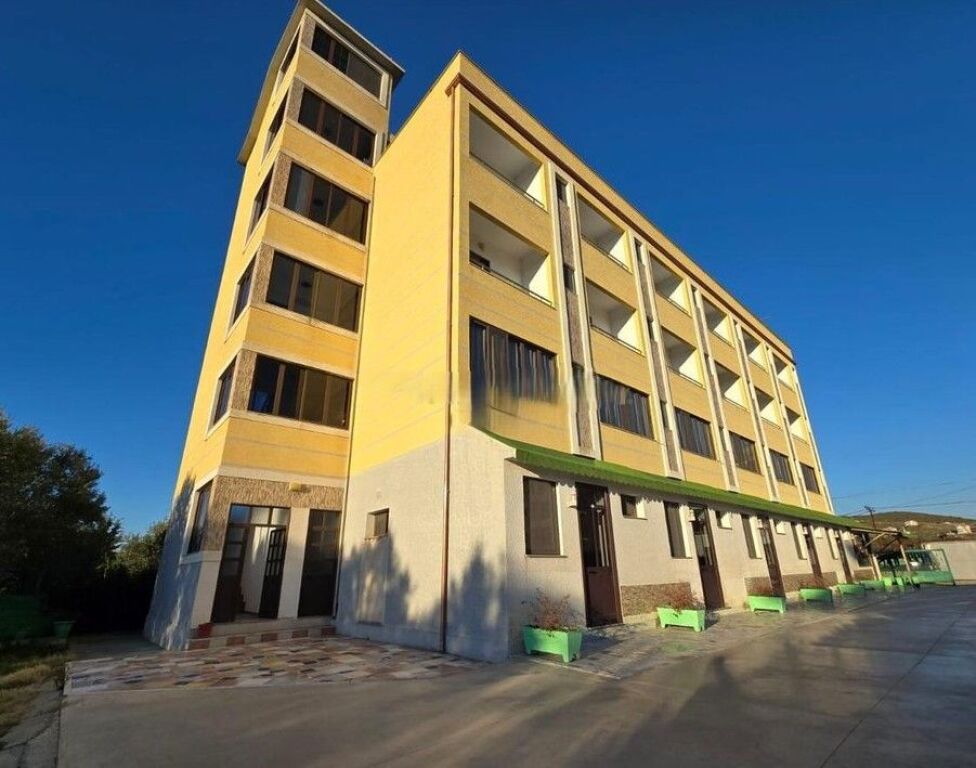 Hotel per Shitje ne Spille !