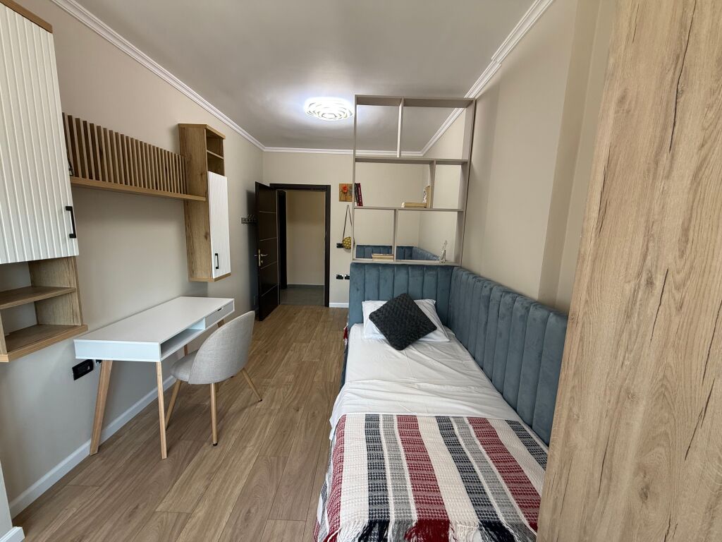 JAPIM ME QIRA APARTMENT 2+1Prane stadiumit Air Albania!