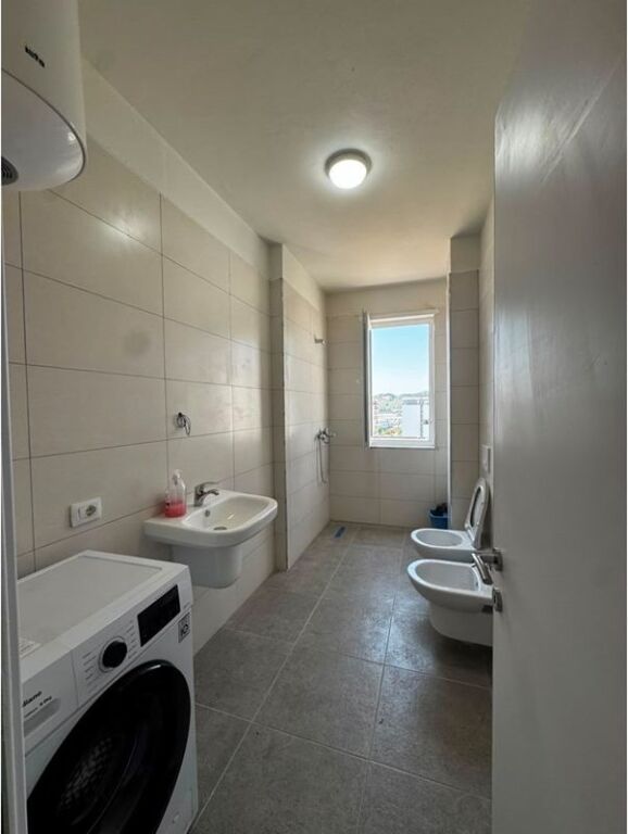 Apartament 2+1 me qira në Univers City