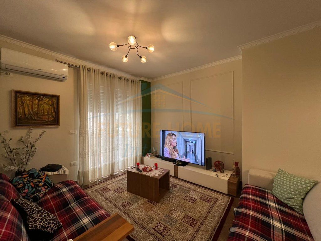 For sale, Apartment 2+1+2+Veranda, Dry Lake, Tirana.