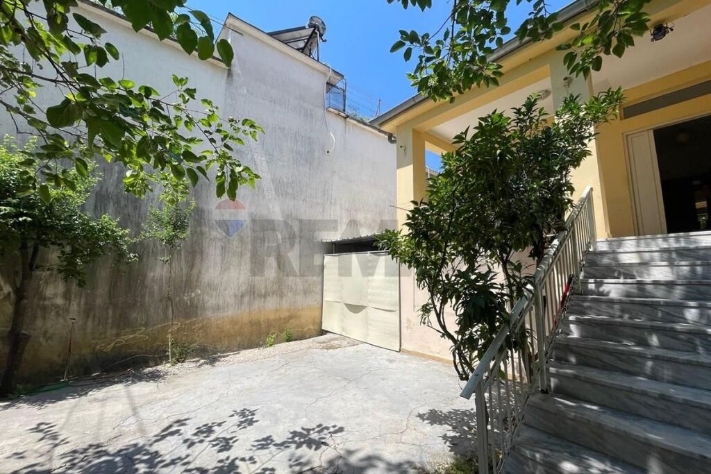 Casa privata in affitto in Via Ali Demi