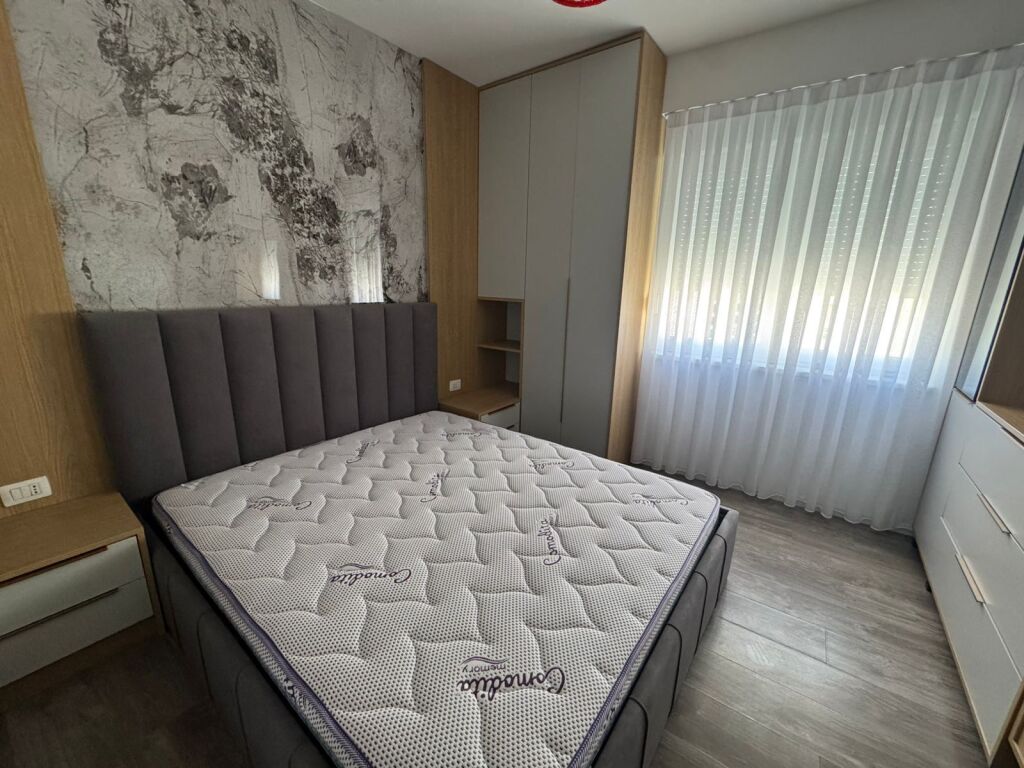 Apartament 2+1, 21 Dhjetori!