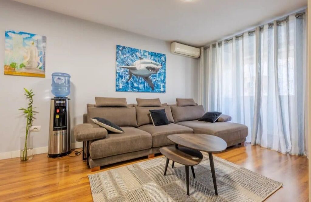 Apartment 2+1, Willson Square!