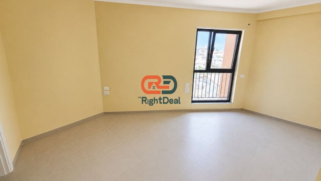 Cmim Okazion !! Tek Ish-Tregu Elektrik, Shitet Apartament 2+1+2, Me Orientim Perfekt !!