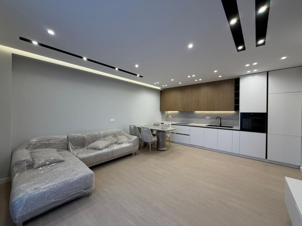 Apartment 2+1+Parking for rent at Jordan Misja Street.