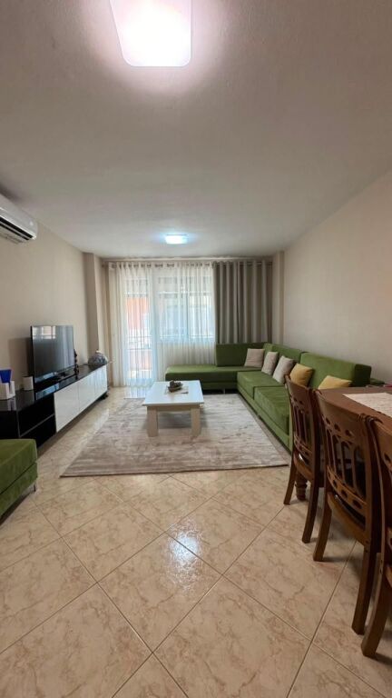 Jepet me Qera Apartament 2+1 tek 21 Dhjetori
