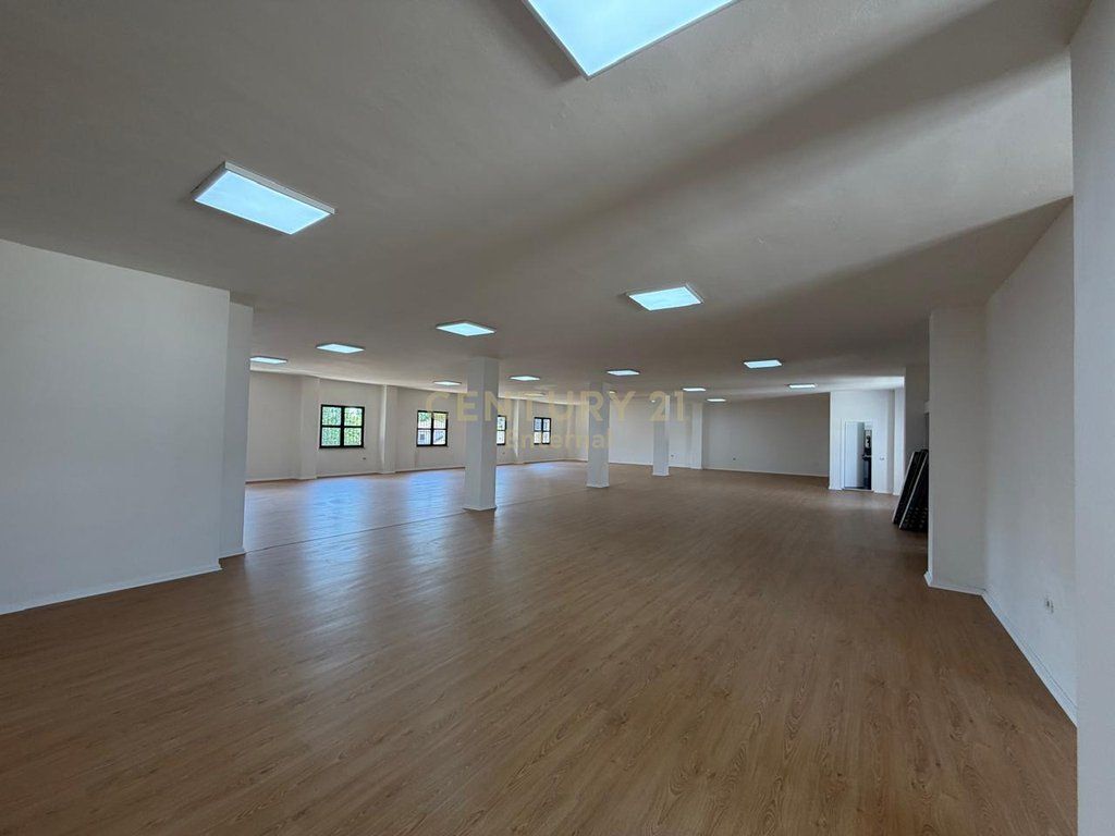 Locale Open Space in affitto in Via Dritan Hoxha