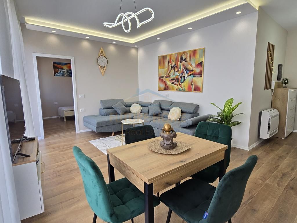 Rent, Apartment 2+1, Barricades Street, Tirana