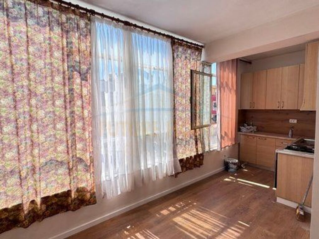 Shitet, Apartament 2+1, Unaza e Re, Tiranë