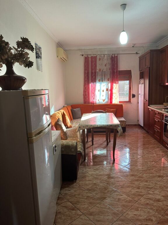 3 floor villa for rent Old Sauk