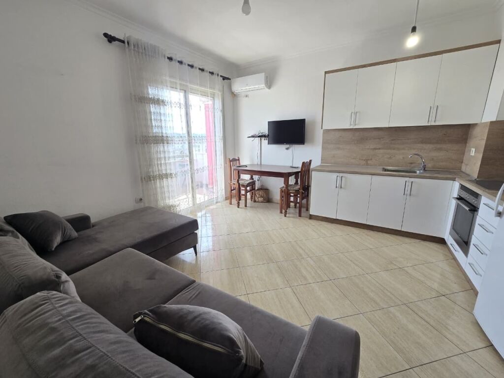 1+1/Qera📍Astir,Eja studio 📌45 000 lek