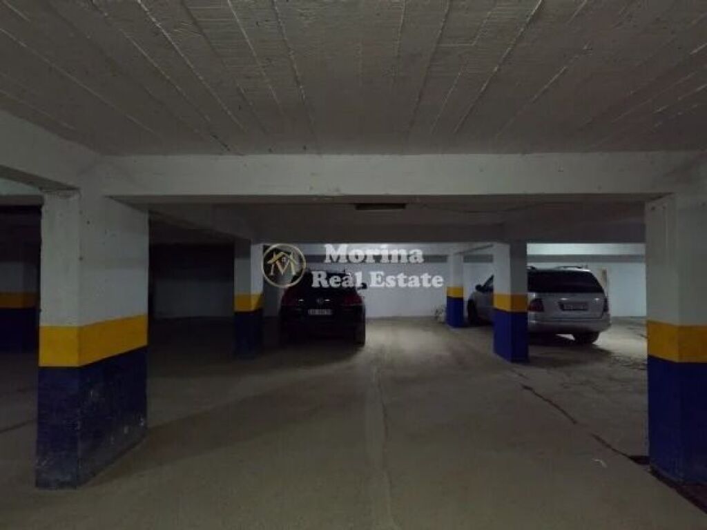Rent |2 Garages | Xhamlliku | 60 €/month