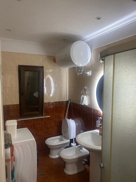 Appartamento 2+1 In Affitto 120 m² vicino a UET