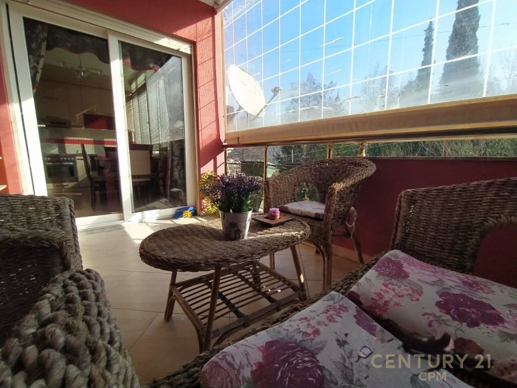 Apartment 1+1 for Sale at Komuna e Parisit