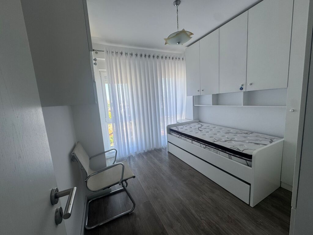 Apartament 2+1, 21 Dhjetori!