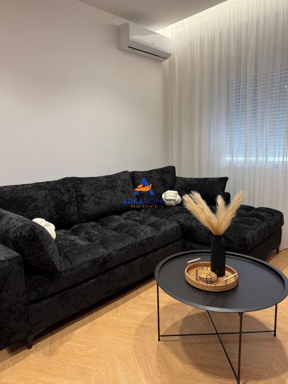 APPARTAMENTO MODERNO IN VENDITA 1+1+BALCONE "LAGO ARTIFICIALE, VICINO AL PALAZZO PASTEL" 175.000 EURO
