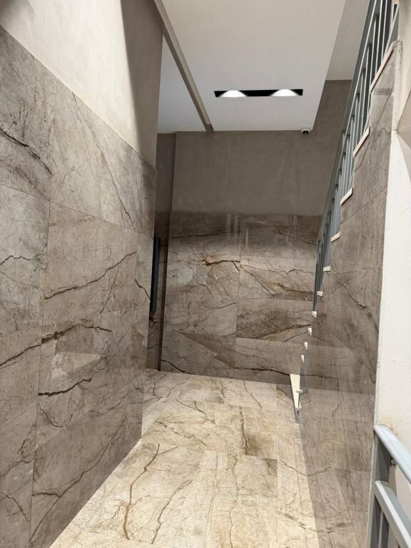 ✨ VENDESI APPARTAMENTO 2+1+2 CON AMPIO VERANDA – RESIDENZA ERLI, PORCELAN 🌿