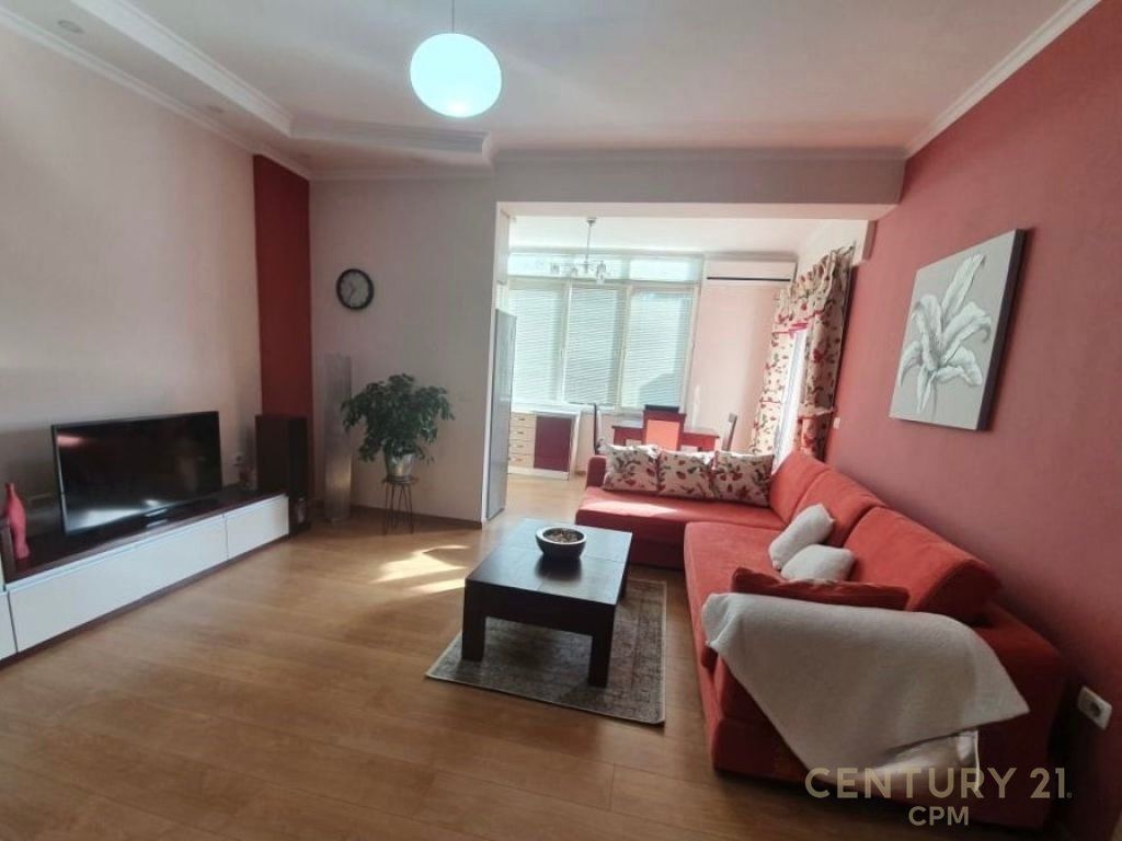 Apartment 1+1 for Sale at Komuna e Parisit