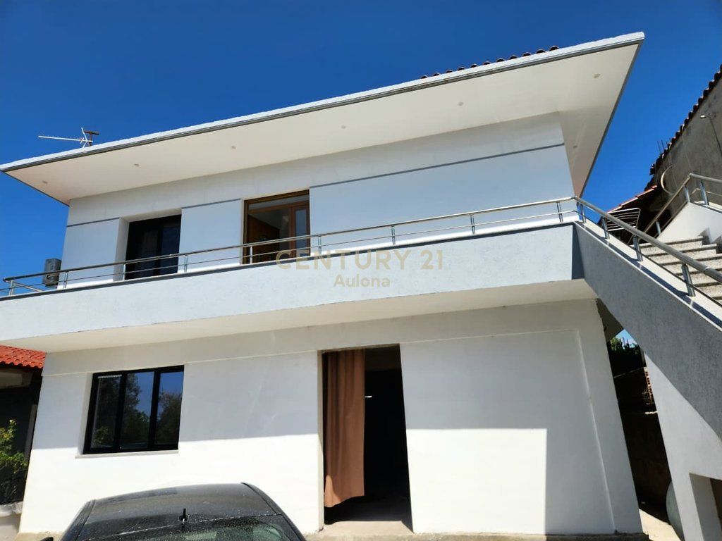 Three studios for rent in a private building near the former train station