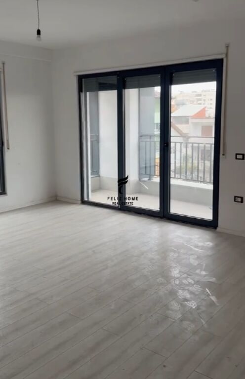 OFFICE FOR RENT 126 M2 NEW BOULEVARD 80,000 LEKE FH-80745