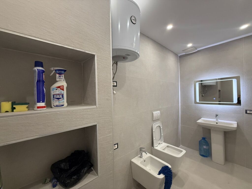 APARTAMENT 2+1+2 NE QIRA, BULEVARDI I RI, TIRANE!
